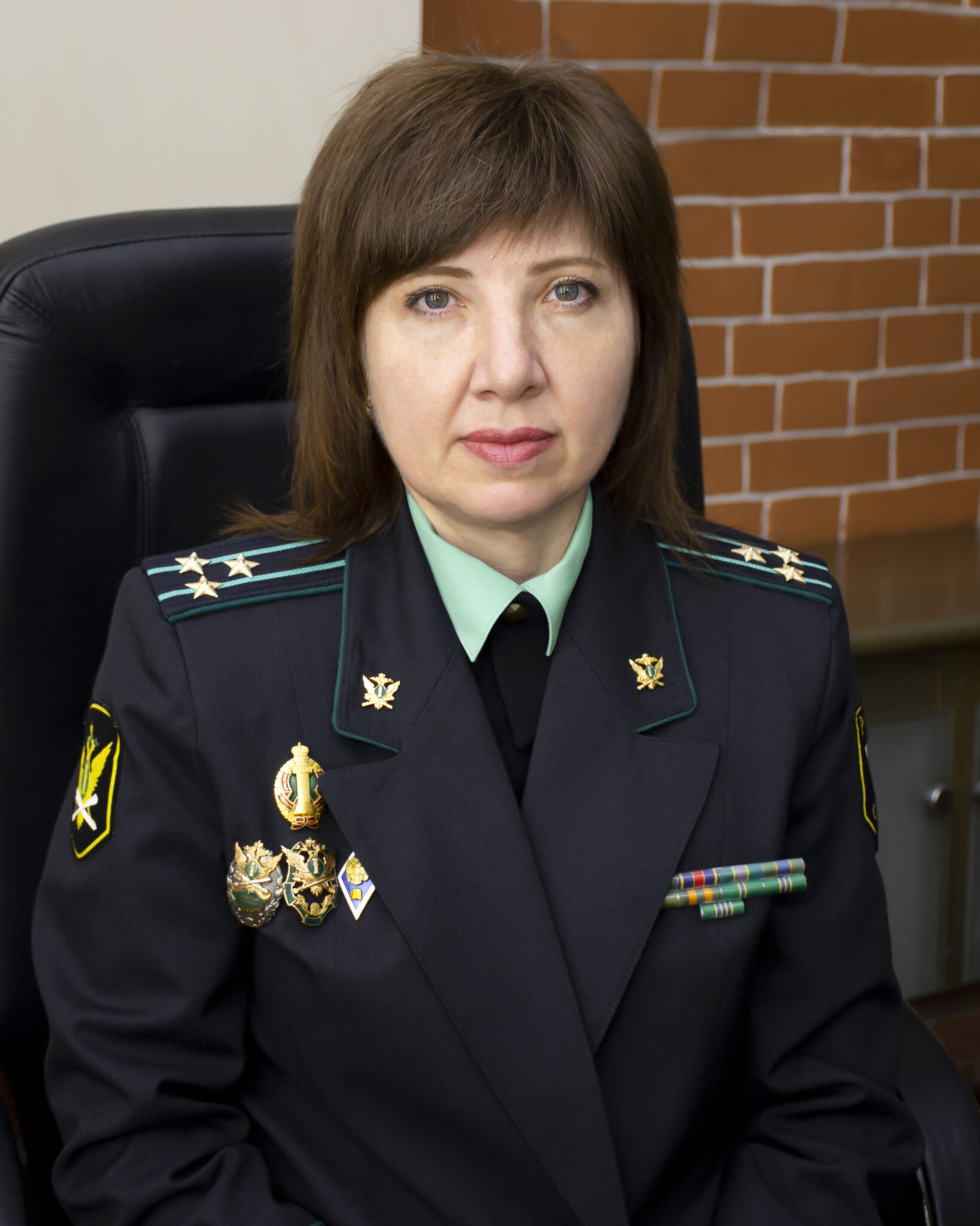 Начальник судебных приставов ленинского